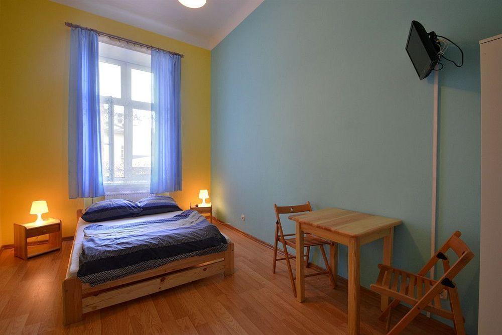 Old Town Luxe Retreat - King Bed - Steps To Main Square Cracovia