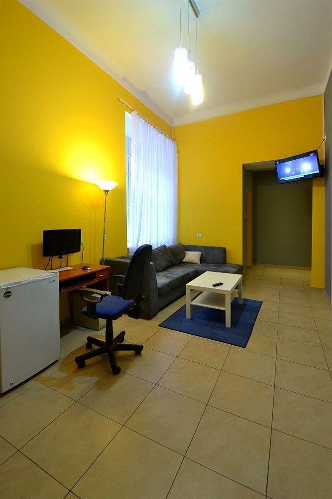 Old Town Luxe Retreat - King Bed - Steps To Main Square Cracovia
