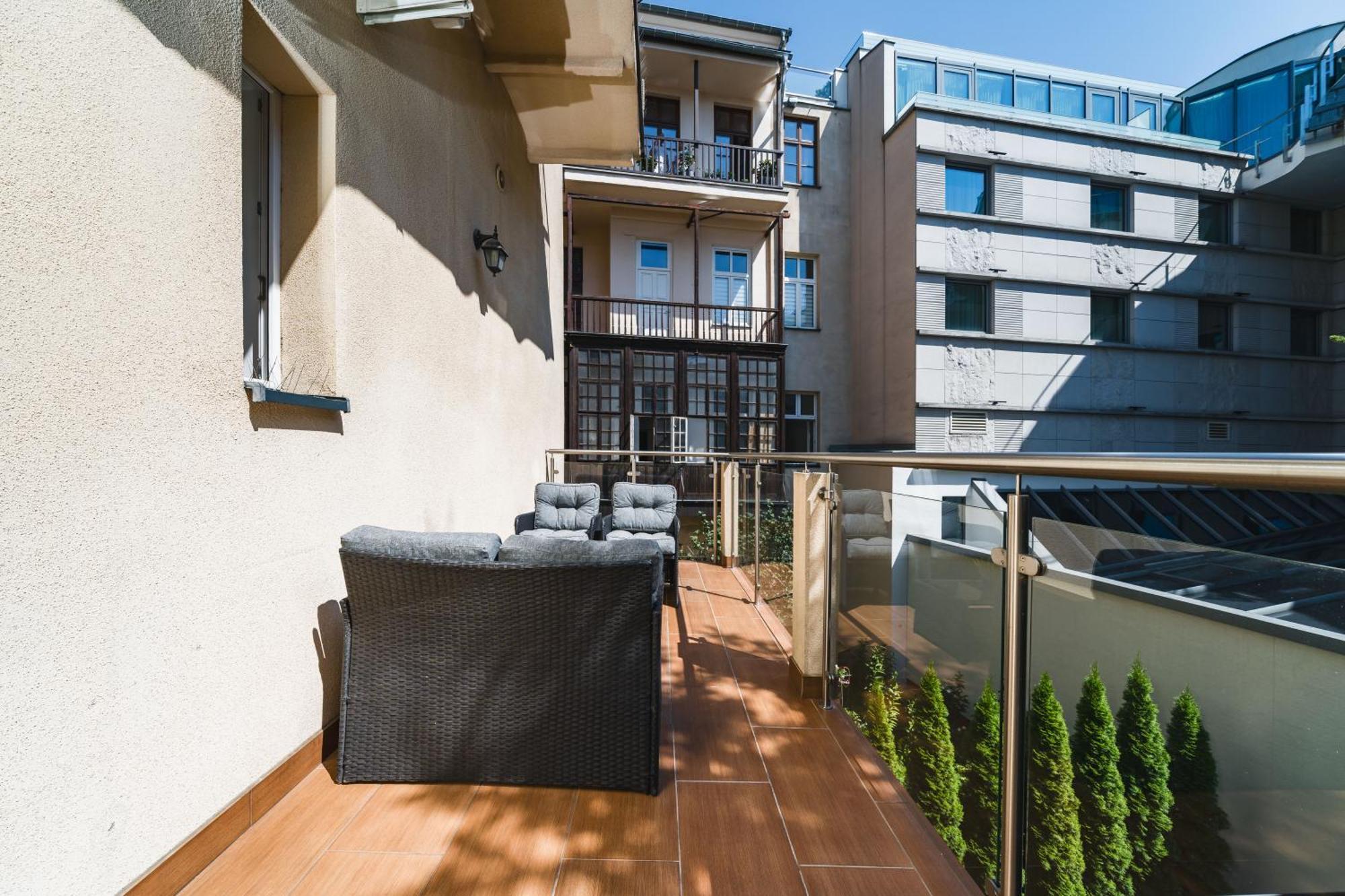 Apartamento Old Town Luxe Retreat - King Bed - Steps To Main Square