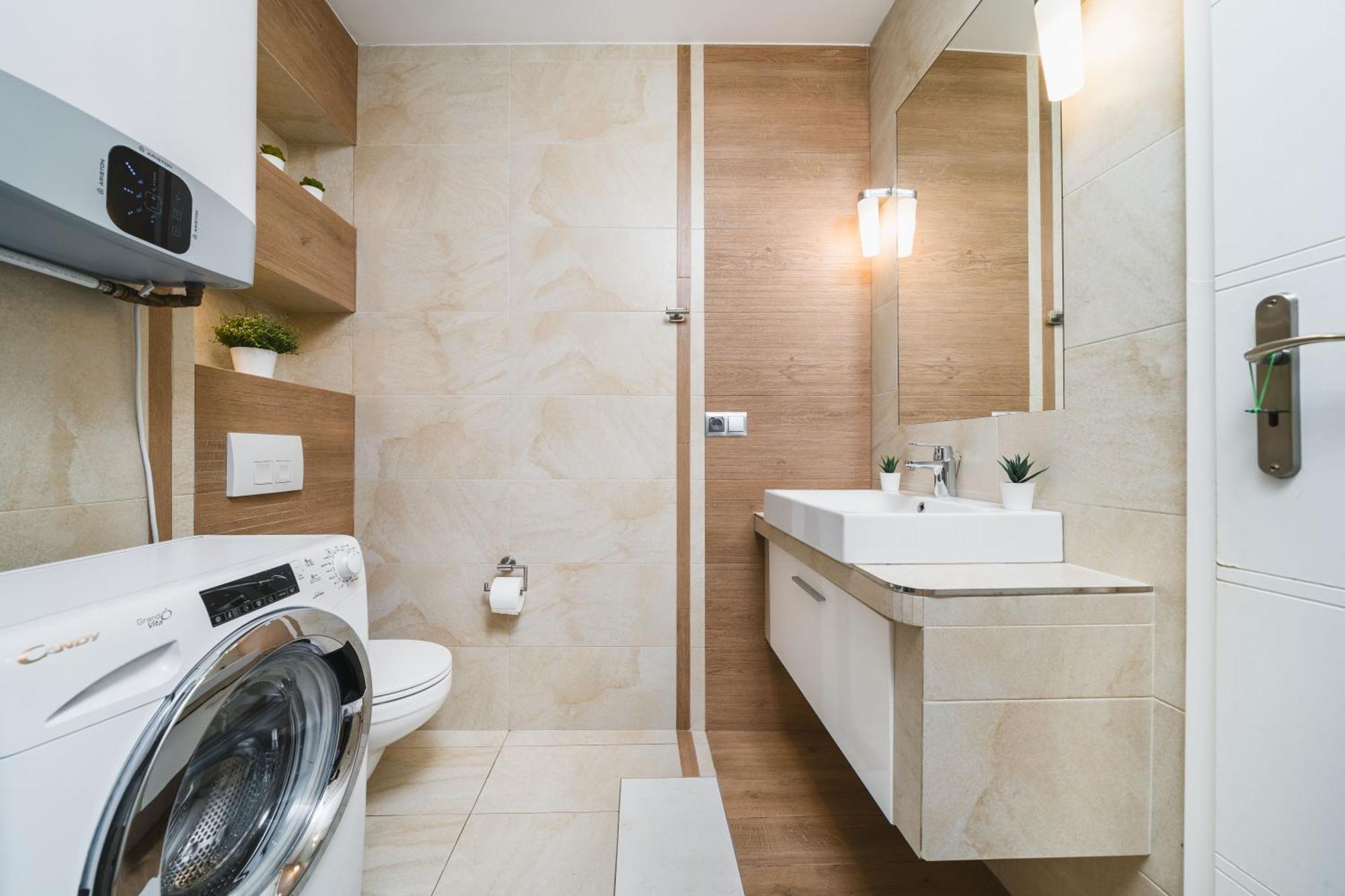 Old Town Luxe Retreat - King Bed - Steps To Main Square Apartamento *